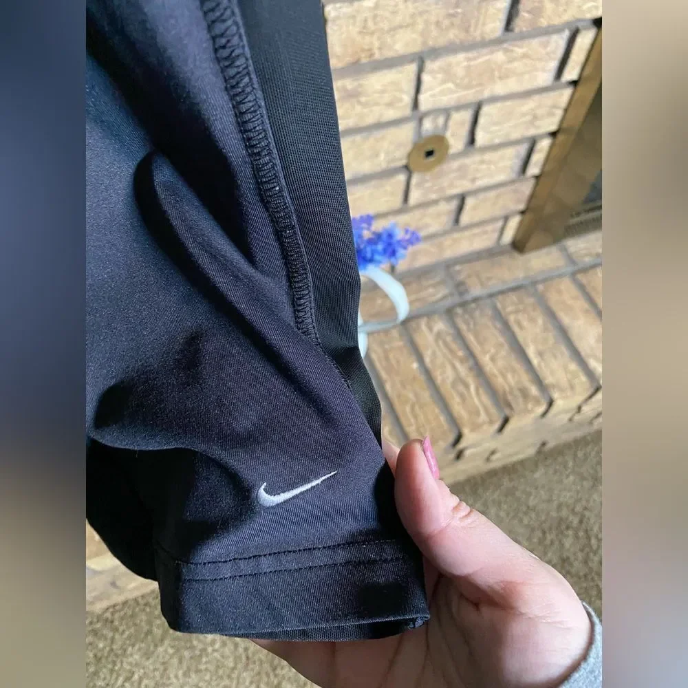 ‎Black Nike below the knee leggings